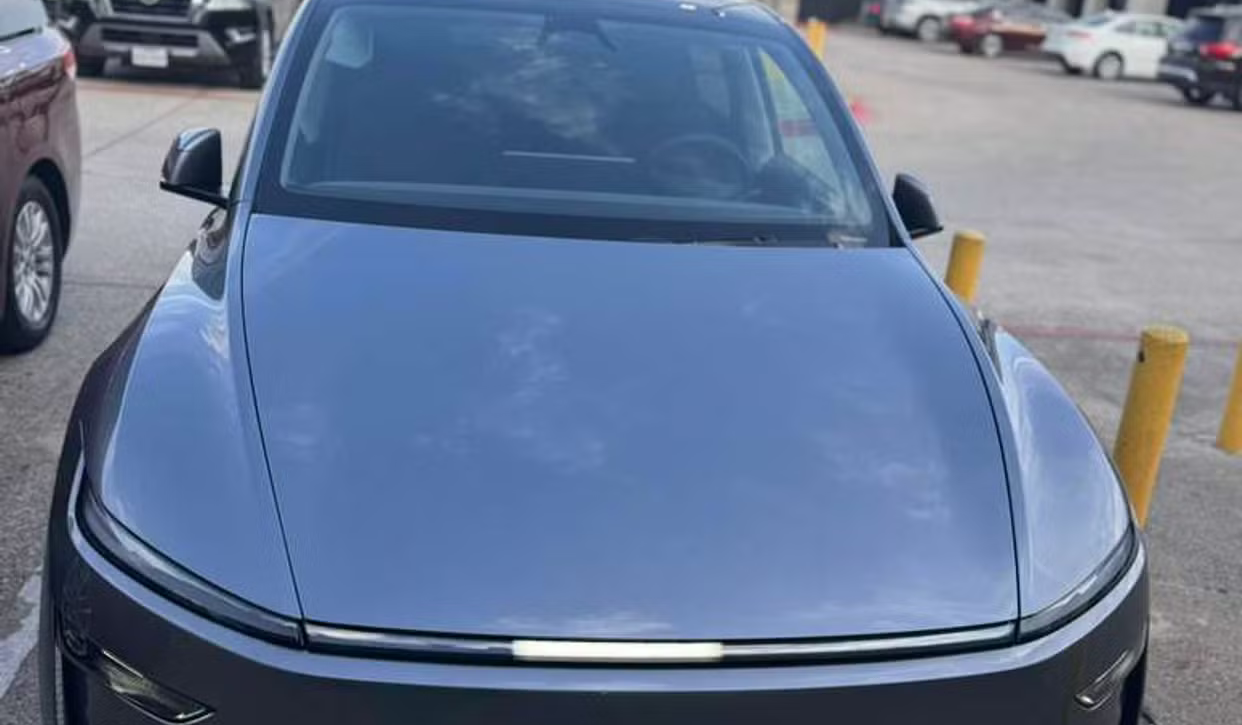 Tesla Model Y 2026 (XMJ5509)